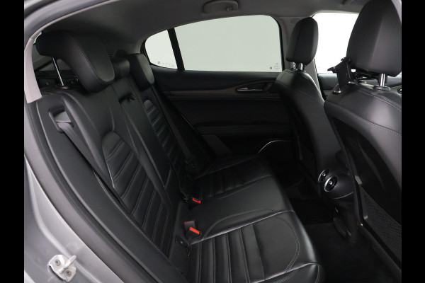 Alfa Romeo Stelvio 2.0T 280 PK AWD FIRST EDITION + 20 INCH | TREKHAAK | LEDER | STUURVERW. | STOELVERW. | CAMERA