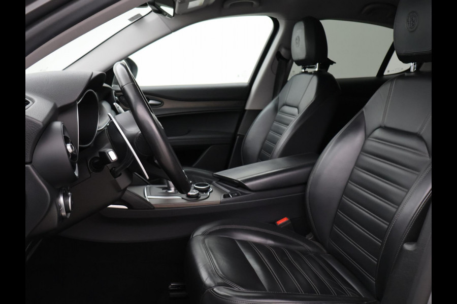Alfa Romeo Stelvio 2.0T 280 PK AWD FIRST EDITION + 20 INCH | TREKHAAK | LEDER | STUURVERW. | STOELVERW. | CAMERA