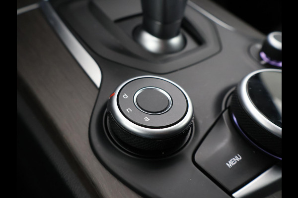 Alfa Romeo Stelvio 2.0T 280 PK AWD FIRST EDITION + 20 INCH | TREKHAAK | LEDER | STUURVERW. | STOELVERW. | CAMERA