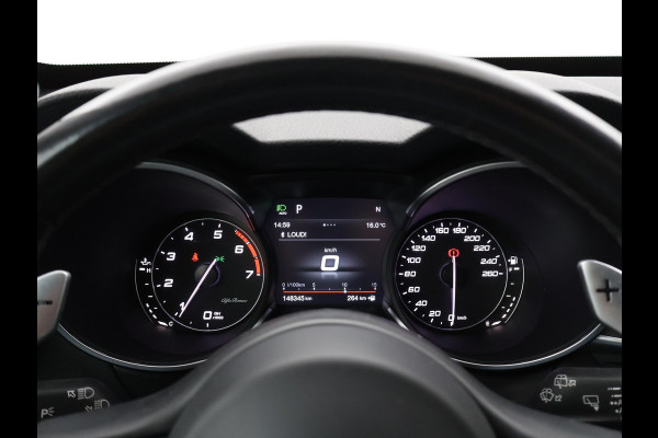 Alfa Romeo Stelvio 2.0T 280 PK AWD FIRST EDITION + 20 INCH | TREKHAAK | LEDER | STUURVERW. | STOELVERW. | CAMERA
