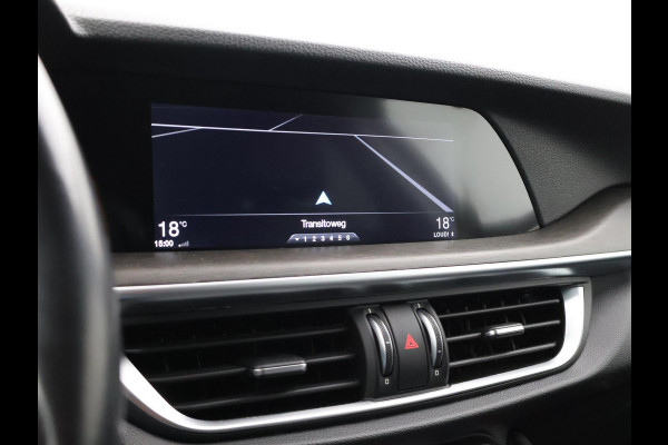 Alfa Romeo Stelvio 2.0T 280 PK AWD FIRST EDITION + 20 INCH | TREKHAAK | LEDER | STUURVERW. | STOELVERW. | CAMERA