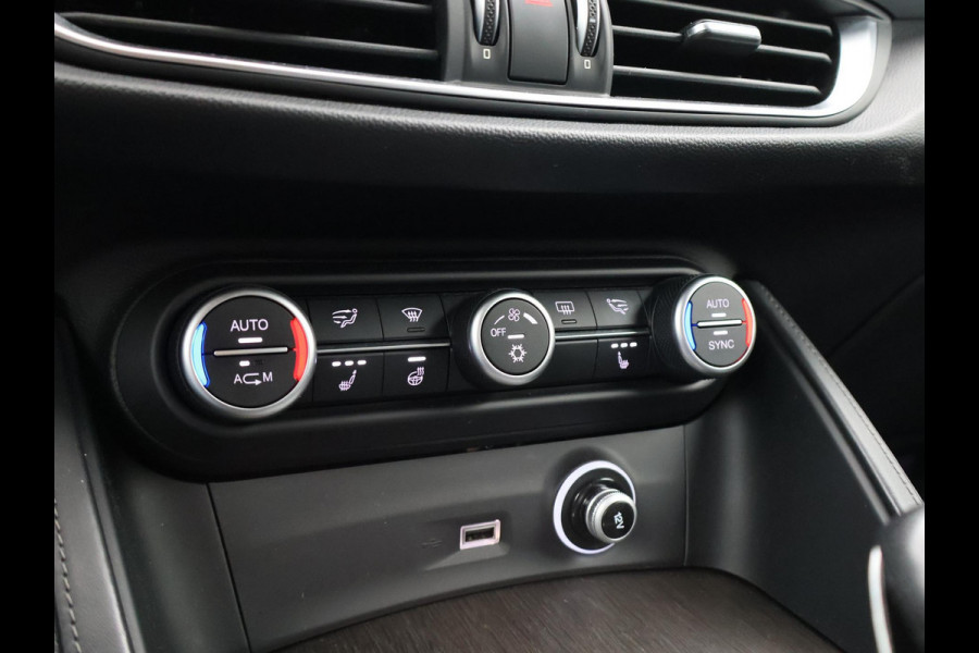 Alfa Romeo Stelvio 2.0T 280 PK AWD FIRST EDITION + 20 INCH | TREKHAAK | LEDER | STUURVERW. | STOELVERW. | CAMERA