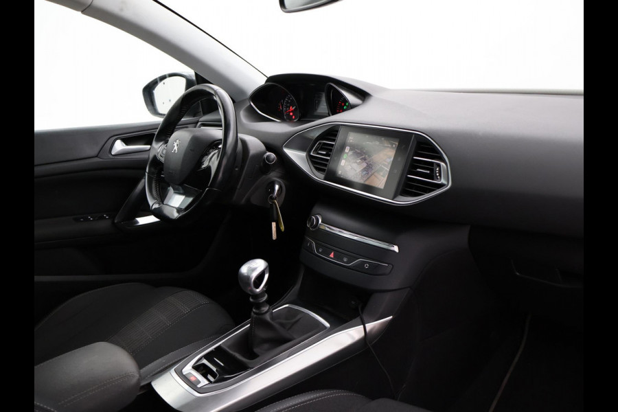 Peugeot 308 SW 1.5 BLUEHDI 130 PK PREMIUM *BTW* + TREKHAAK | PANORAMA | CAMERA | APPEL CARPLAY