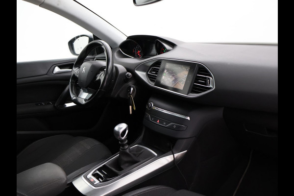 Peugeot 308 SW 1.5 BLUEHDI 130 PK PREMIUM *BTW* + TREKHAAK | PANORAMA | CAMERA | APPEL CARPLAY