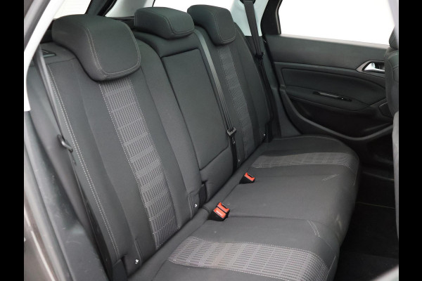 Peugeot 308 SW 1.5 BLUEHDI 130 PK PREMIUM *BTW* + TREKHAAK | PANORAMA | CAMERA | APPEL CARPLAY