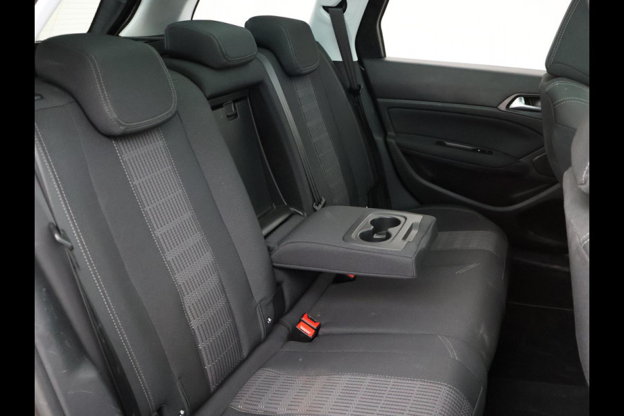 Peugeot 308 SW 1.5 BLUEHDI 130 PK PREMIUM *BTW* + TREKHAAK | PANORAMA | CAMERA | APPEL CARPLAY