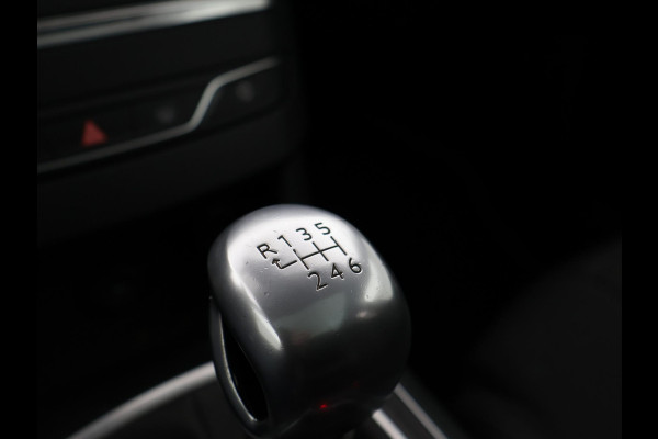 Peugeot 308 SW 1.5 BLUEHDI 130 PK PREMIUM *BTW* + TREKHAAK | PANORAMA | CAMERA | APPEL CARPLAY