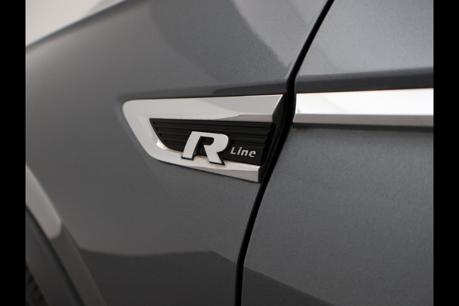 Volkswagen Tiguan Allspace 1.5 TSI R-LINE + PANORAMA | FIETSENDRAGER | TREKHAAK | MASSAGE | VIRTUAL COCKPIT | DAKDRAGERS