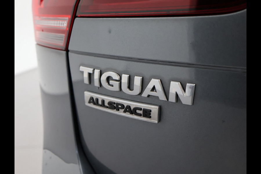 Volkswagen Tiguan Allspace 1.5 TSI R-LINE + PANORAMA | FIETSENDRAGER | TREKHAAK | MASSAGE | VIRTUAL COCKPIT | DAKDRAGERS