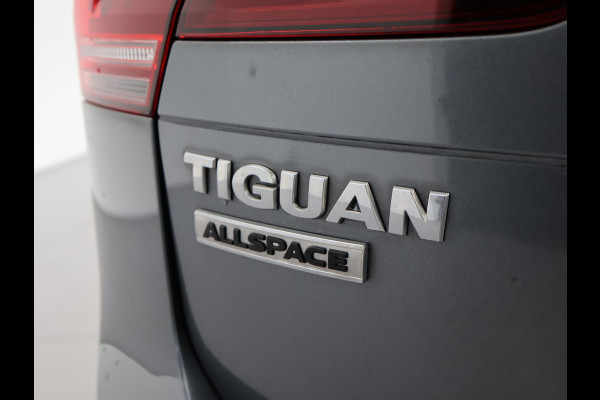 Volkswagen Tiguan Allspace 1.5 TSI R-LINE + PANORAMA | FIETSENDRAGER | TREKHAAK | MASSAGE | VIRTUAL COCKPIT | DAKDRAGERS