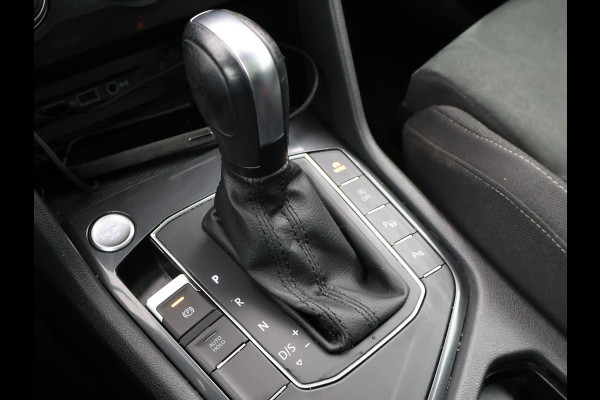 Volkswagen Tiguan Allspace 1.5 TSI R-LINE + PANORAMA | FIETSENDRAGER | TREKHAAK | MASSAGE | VIRTUAL COCKPIT | DAKDRAGERS