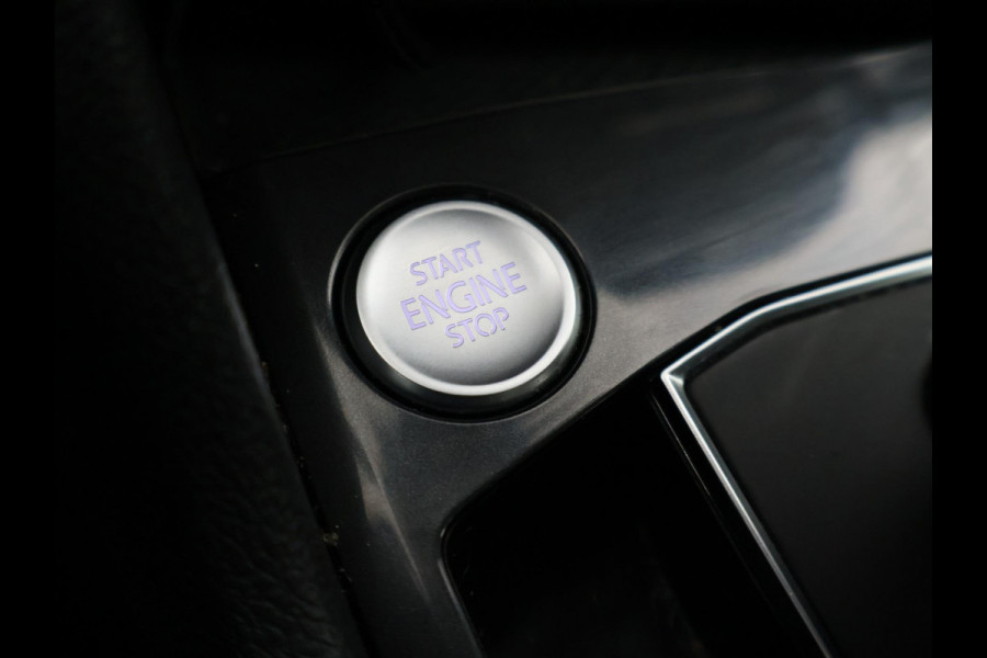 Volkswagen Tiguan Allspace 1.5 TSI R-LINE + PANORAMA | FIETSENDRAGER | TREKHAAK | MASSAGE | VIRTUAL COCKPIT | DAKDRAGERS