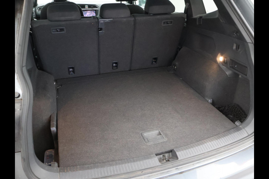 Volkswagen Tiguan Allspace 1.5 TSI R-LINE + PANORAMA | FIETSENDRAGER | TREKHAAK | MASSAGE | VIRTUAL COCKPIT | DAKDRAGERS