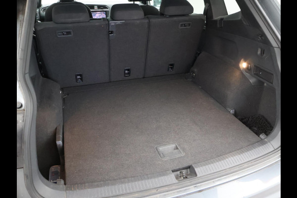 Volkswagen Tiguan Allspace 1.5 TSI R-LINE + PANORAMA | FIETSENDRAGER | TREKHAAK | MASSAGE | VIRTUAL COCKPIT | DAKDRAGERS