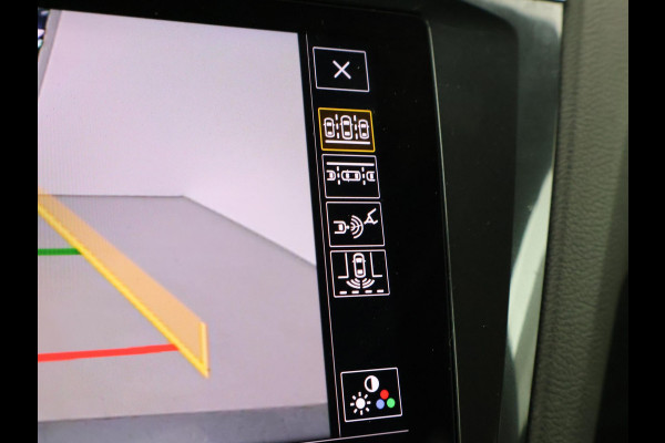 Volkswagen Tiguan Allspace 1.5 TSI R-LINE + PANORAMA | FIETSENDRAGER | TREKHAAK | MASSAGE | VIRTUAL COCKPIT | DAKDRAGERS