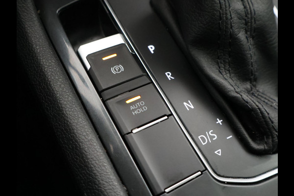 Volkswagen Tiguan Allspace 1.5 TSI R-LINE + PANORAMA | FIETSENDRAGER | TREKHAAK | MASSAGE | VIRTUAL COCKPIT | DAKDRAGERS