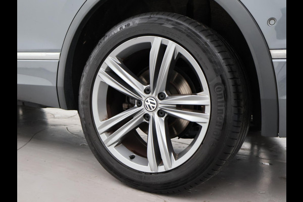 Volkswagen Tiguan Allspace 1.5 TSI R-LINE + PANORAMA | FIETSENDRAGER | TREKHAAK | MASSAGE | VIRTUAL COCKPIT | DAKDRAGERS