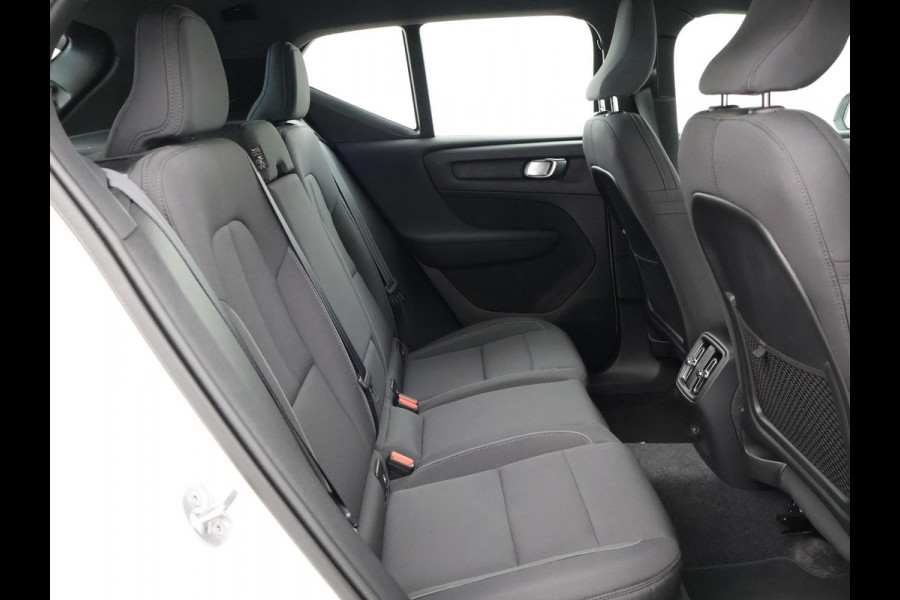 Volvo XC40 238 PK SINGLE MOTOR PLUS 69 kWh + ELEK. TREKHAAK | ACC | 19 INCH | CAMERA