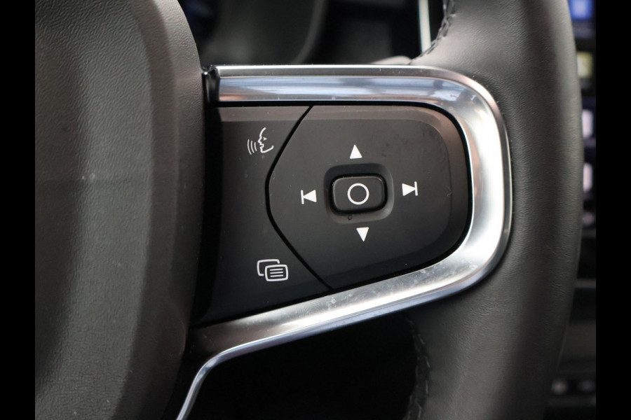 Volvo XC40 238 PK SINGLE MOTOR PLUS 69 kWh + ELEK. TREKHAAK | ACC | 19 INCH | CAMERA