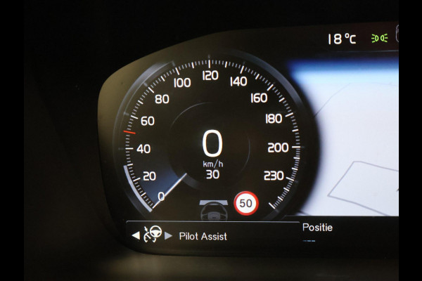 Volvo XC40 238 PK SINGLE MOTOR PLUS 69 kWh + ELEK. TREKHAAK | ACC | 19 INCH | CAMERA