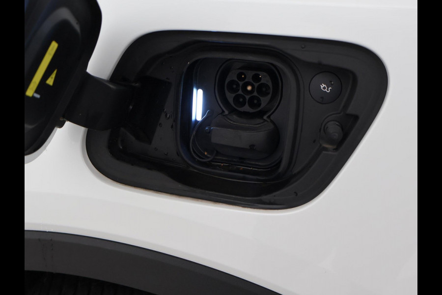 Volvo XC40 238 PK SINGLE MOTOR PLUS 69 kWh + ELEK. TREKHAAK | ACC | 19 INCH | CAMERA