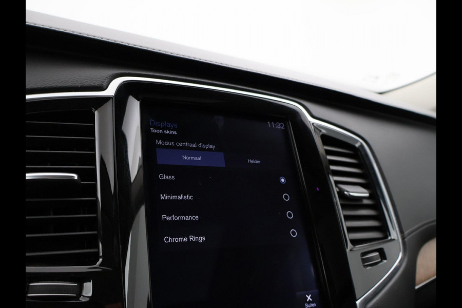 Volvo XC40 238 PK SINGLE MOTOR PLUS 69 kWh + ELEK. TREKHAAK | ACC | 19 INCH | CAMERA