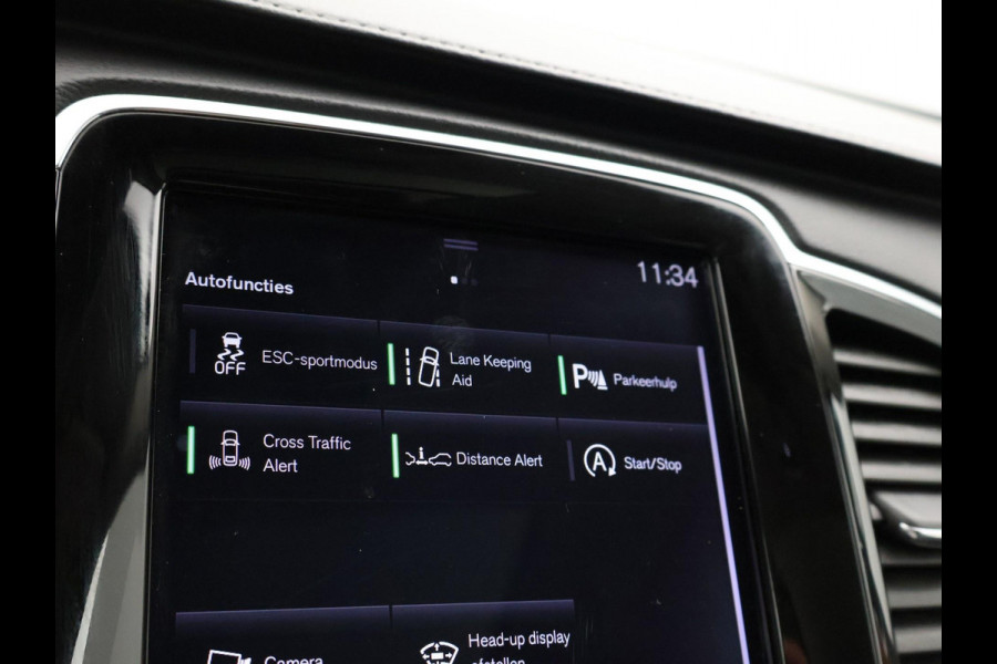 Volvo XC40 238 PK SINGLE MOTOR PLUS 69 kWh + ELEK. TREKHAAK | ACC | 19 INCH | CAMERA