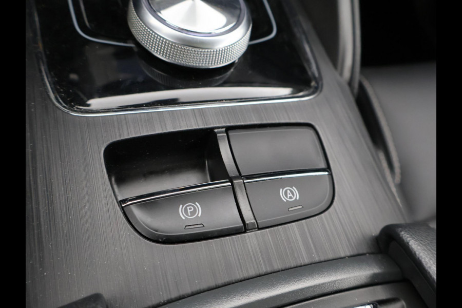 MG Mg Zs EV 45 kWh LUXURY + PANORAMA / LEDER / ADAPTIVE CRUISE / LED / CAMERA