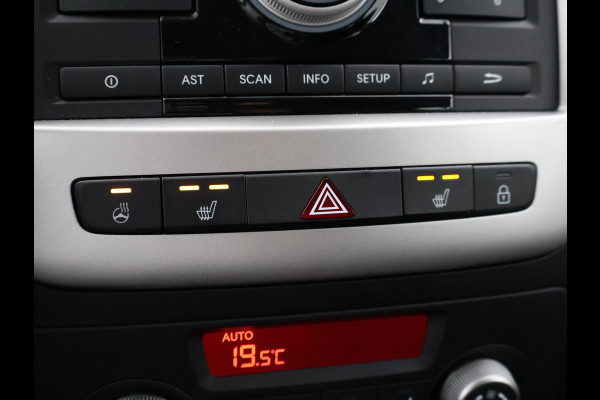 Kia Venga 1.6 CVVT AUTOMAAT + STUUR/STOELVERWARMING | PARKEERSENSOREN | LMV | CLIMATE CONTROL