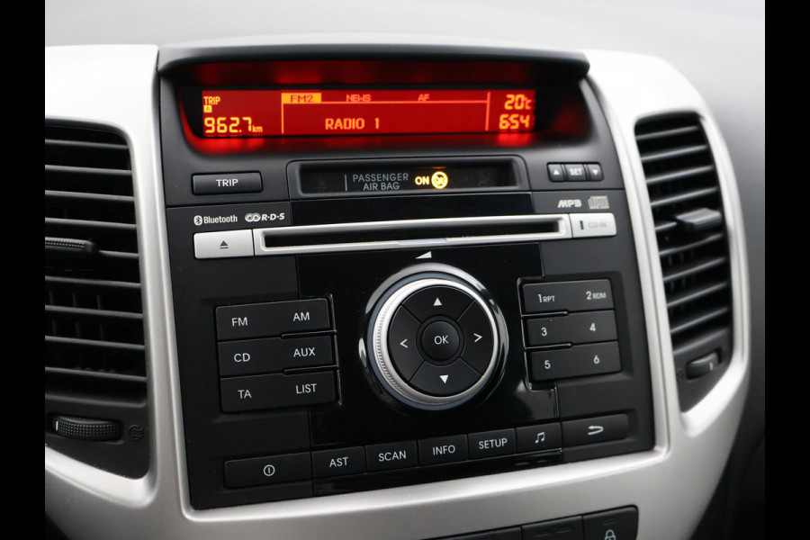 Kia Venga 1.6 CVVT AUTOMAAT + STUUR/STOELVERWARMING | PARKEERSENSOREN | LMV | CLIMATE CONTROL