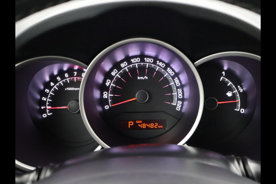 Kia Venga 1.6 CVVT AUTOMAAT + STUUR/STOELVERWARMING | PARKEERSENSOREN | LMV | CLIMATE CONTROL