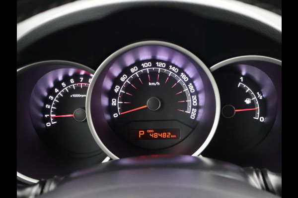 Kia Venga 1.6 CVVT AUTOMAAT + STUUR/STOELVERWARMING | PARKEERSENSOREN | LMV | CLIMATE CONTROL