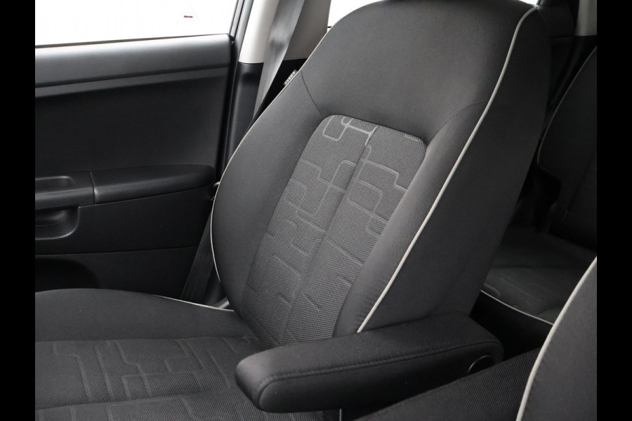 Kia Venga 1.6 CVVT AUTOMAAT + STUUR/STOELVERWARMING | PARKEERSENSOREN | LMV | CLIMATE CONTROL