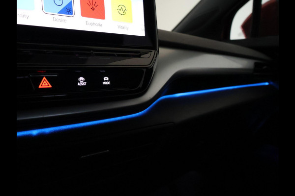 Volkswagen ID.5 PRO 77 kWh *KINGS RED* + STUUR/STOELVERWARMING | SFEERVERLICHTING | ORIG. NL