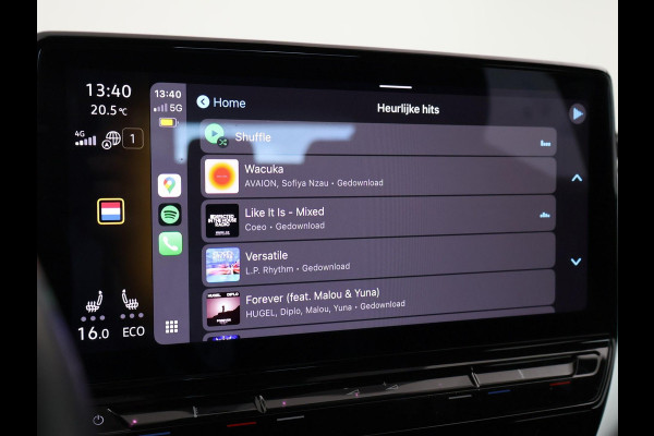 Volkswagen ID.5 PRO 77 kWh *KINGS RED* + STUUR/STOELVERWARMING | SFEERVERLICHTING | ORIG. NL