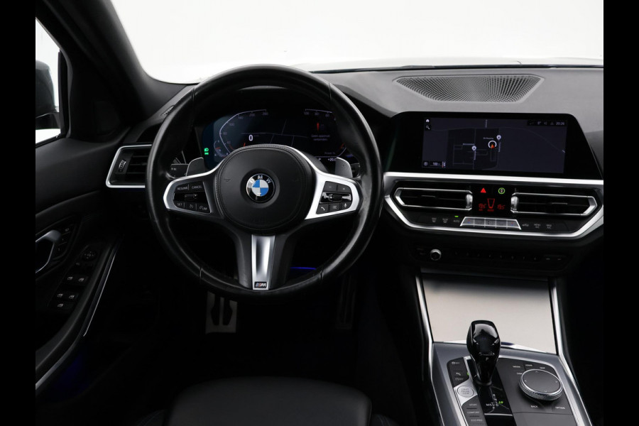 BMW 3 Serie Touring 318i AUT. M-SPORT DRAVITGRAU + SPORTSTOELEN | CAMERA | MEMORY | HIFI | SFEERVERLICHTING | CARPLAY