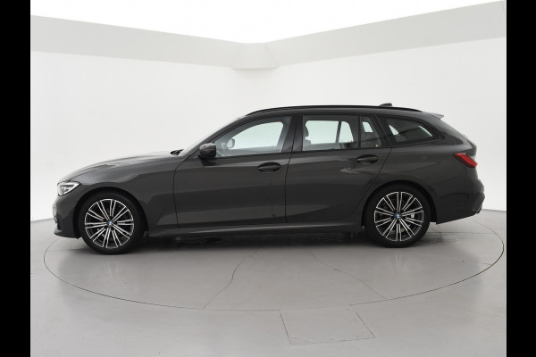 BMW 3 Serie Touring 318i AUT. M-SPORT DRAVITGRAU + SPORTSTOELEN | CAMERA | MEMORY | HIFI | SFEERVERLICHTING | CARPLAY