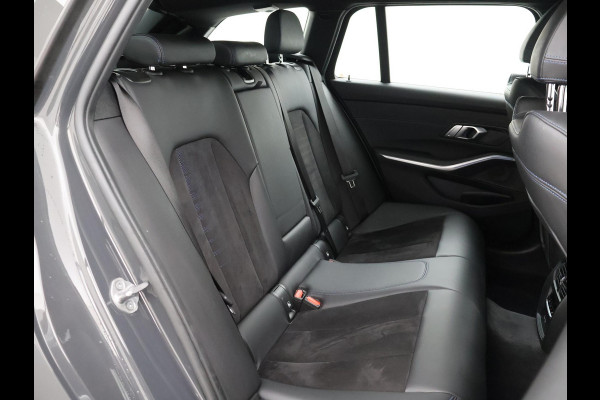 BMW 3 Serie Touring 318i AUT. M-SPORT DRAVITGRAU + SPORTSTOELEN | CAMERA | MEMORY | HIFI | SFEERVERLICHTING | CARPLAY