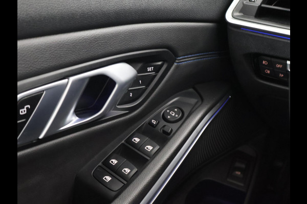 BMW 3 Serie Touring 318i AUT. M-SPORT DRAVITGRAU + SPORTSTOELEN | CAMERA | MEMORY | HIFI | SFEERVERLICHTING | CARPLAY