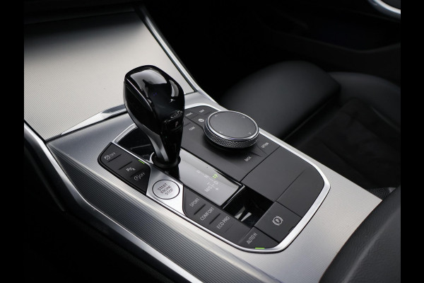 BMW 3 Serie Touring 318i AUT. M-SPORT DRAVITGRAU + SPORTSTOELEN | CAMERA | MEMORY | HIFI | SFEERVERLICHTING | CARPLAY