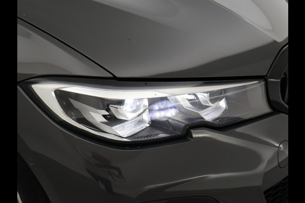 BMW 3 Serie Touring 318i AUT. M-SPORT DRAVITGRAU + SPORTSTOELEN | CAMERA | MEMORY | HIFI | SFEERVERLICHTING | CARPLAY
