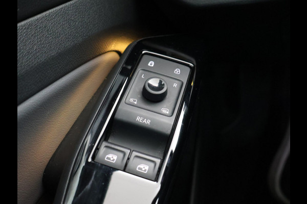 Volkswagen ID.5 PRO 77 kWh *KINGS RED* + STUUR/STOELVERWARMING | SFEERVERLICHTING | ORIG. NL