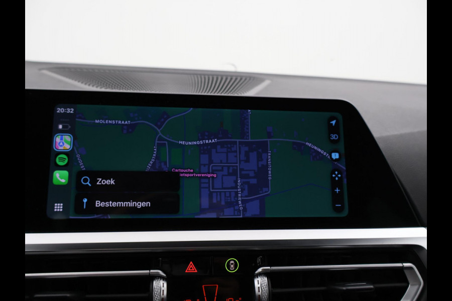 BMW 3 Serie Touring 318i AUT. M-SPORT DRAVITGRAU + SPORTSTOELEN | CAMERA | MEMORY | HIFI | SFEERVERLICHTING | CARPLAY