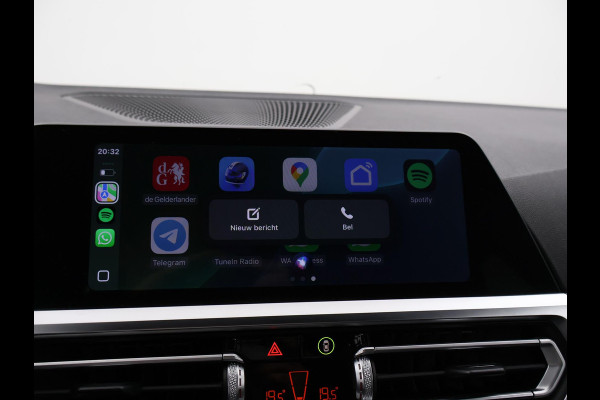 BMW 3 Serie Touring 318i AUT. M-SPORT DRAVITGRAU + SPORTSTOELEN | CAMERA | MEMORY | HIFI | SFEERVERLICHTING | CARPLAY