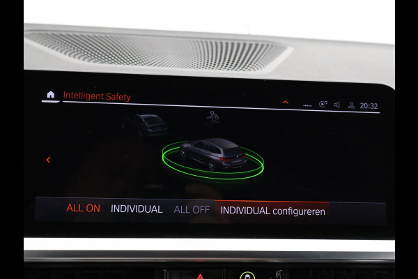 BMW 3 Serie Touring 318i AUT. M-SPORT DRAVITGRAU + SPORTSTOELEN | CAMERA | MEMORY | HIFI | SFEERVERLICHTING | CARPLAY