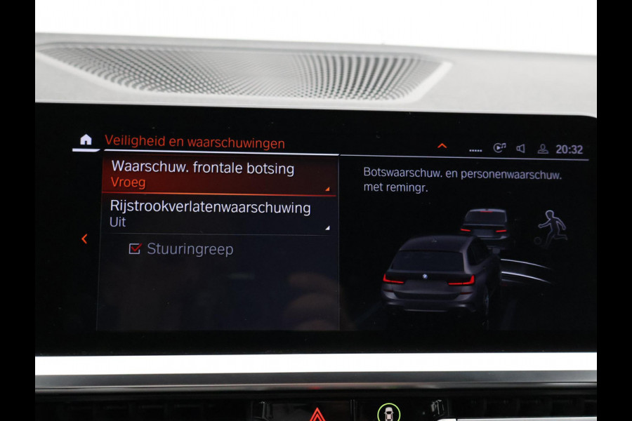 BMW 3 Serie Touring 318i AUT. M-SPORT DRAVITGRAU + SPORTSTOELEN | CAMERA | MEMORY | HIFI | SFEERVERLICHTING | CARPLAY