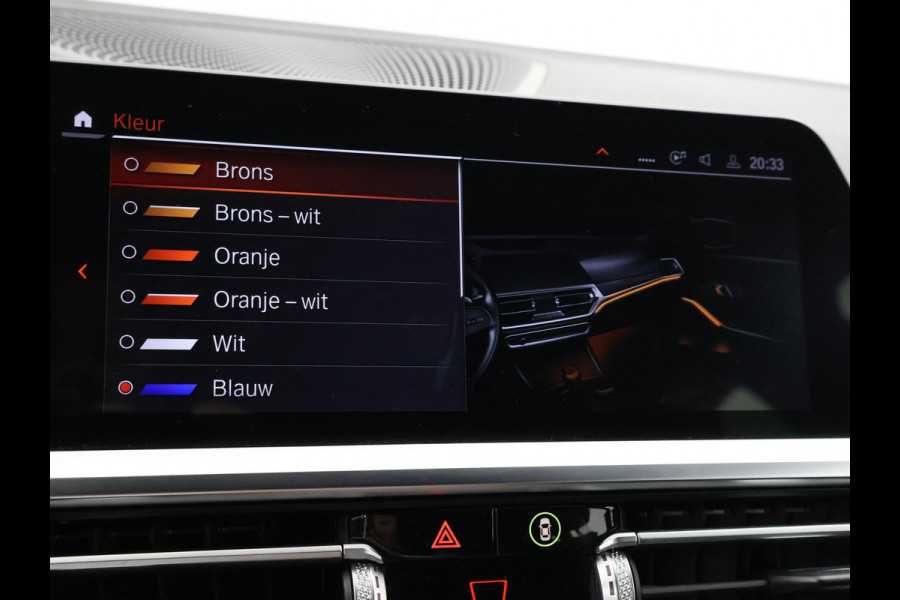 BMW 3 Serie Touring 318i AUT. M-SPORT DRAVITGRAU + SPORTSTOELEN | CAMERA | MEMORY | HIFI | SFEERVERLICHTING | CARPLAY