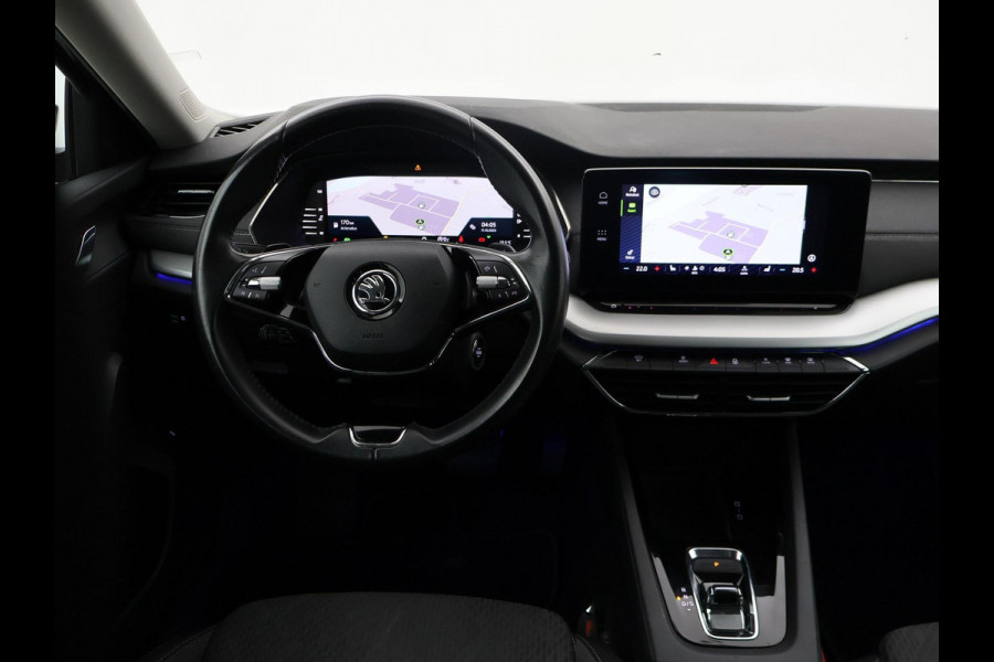 Škoda Octavia Combi 1.5 e-TSI AUT. + 18 INCH | ADAPTIVE CRUISE | LED | VIRTUAL COCKPIT | SFEERVERLICHTING | CAMERA | CARPLAY | STOELVERW.