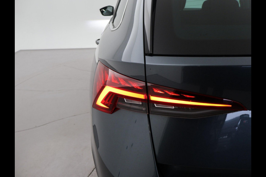 Škoda Octavia Combi 1.5 e-TSI AUT. + 18 INCH | ADAPTIVE CRUISE | LED | VIRTUAL COCKPIT | SFEERVERLICHTING | CAMERA | CARPLAY | STOELVERW.