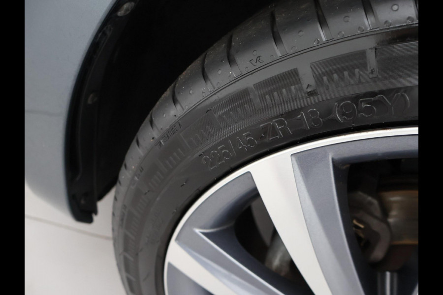 Škoda Octavia Combi 1.5 e-TSI AUT. + 18 INCH | ADAPTIVE CRUISE | LED | VIRTUAL COCKPIT | SFEERVERLICHTING | CAMERA | CARPLAY | STOELVERW.